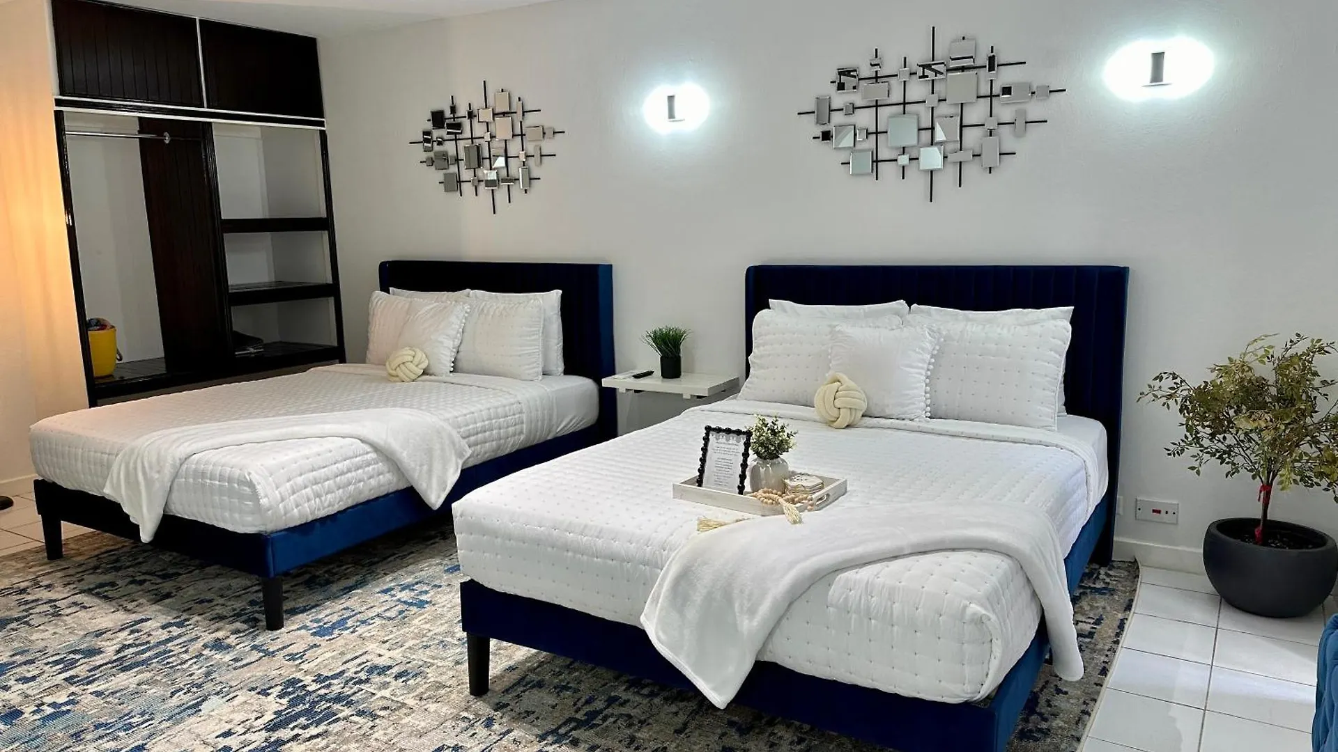 Falcon Shoreline- Airport Pickup Available - Gated-Security Montego Bay Apartment