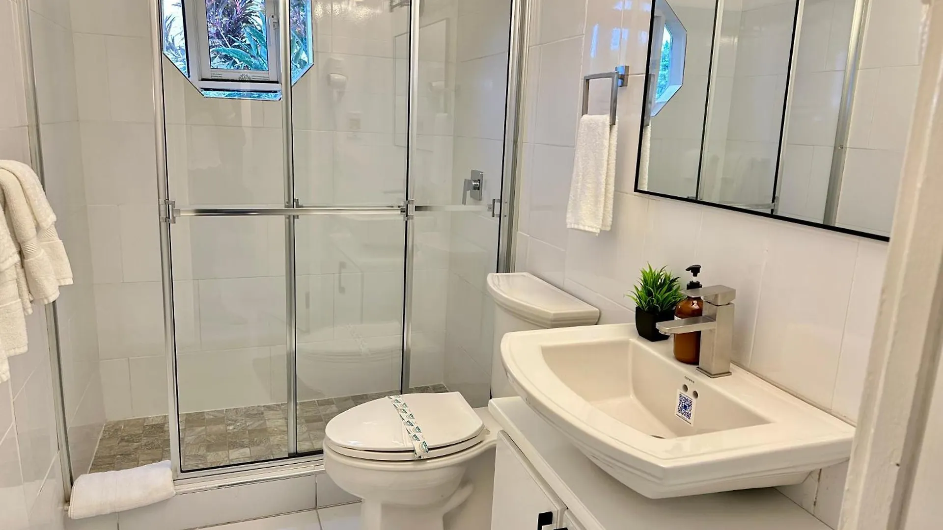 Apartment Falcon Shoreline- Airport Pickup Available - Gated-Security Montego Bay Jamaica