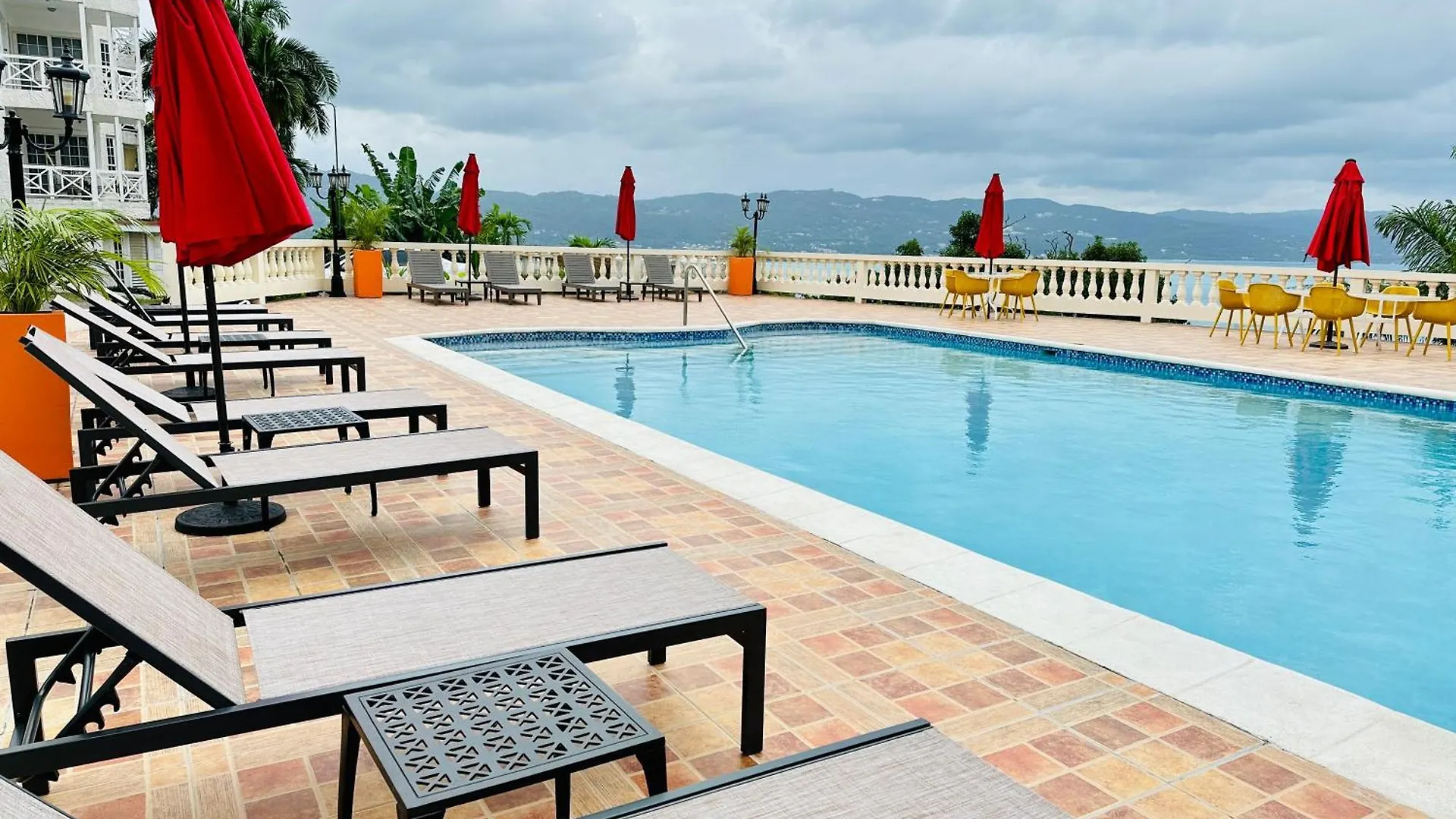 Falcon Shoreline- Airport Pickup Available - Gated-Security Montego Bay Jamaica