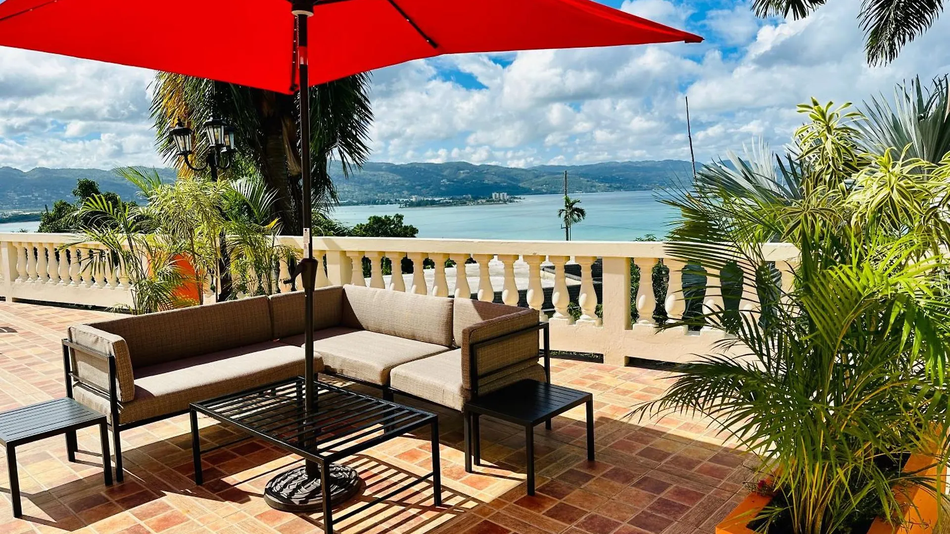Falcon Shoreline- Airport Pickup Available - Gated-Security Montego Bay